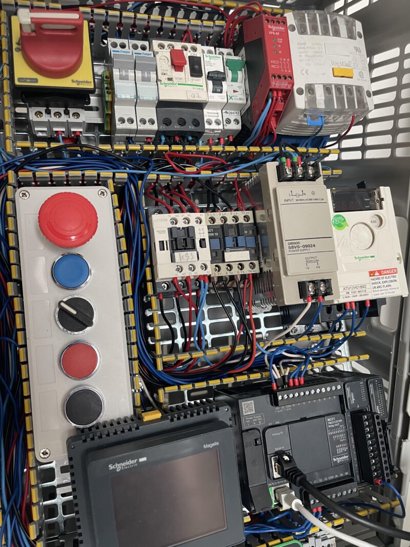 LOCATION - Platine Niveau 2 - SCHNEIDER M221-Tarif Hebdomadaire -